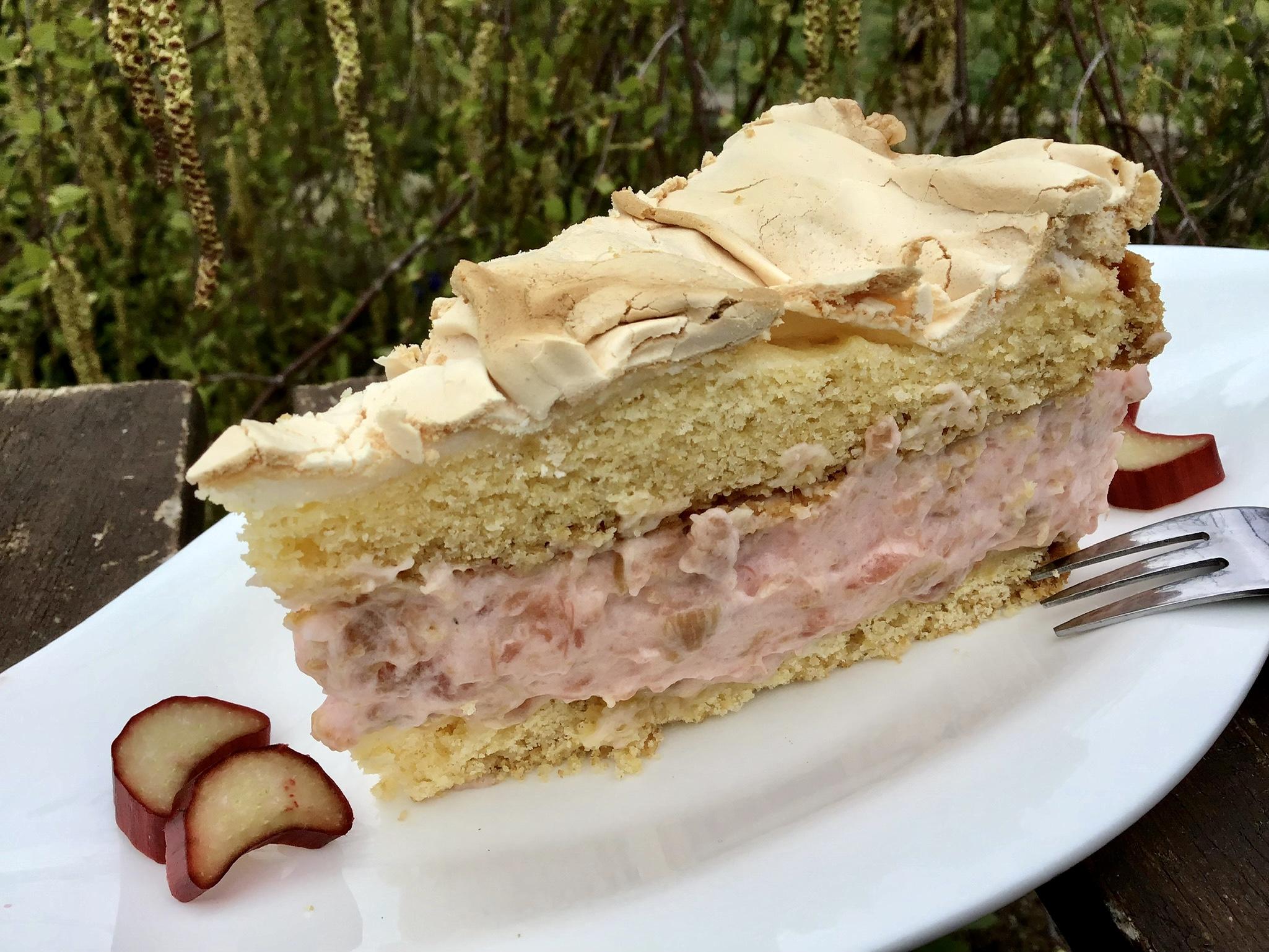 Rhabarber- Baiser- Torte