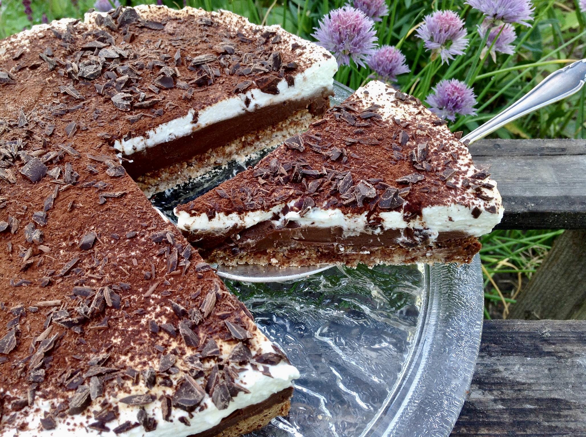 Schokoladentorte mit Baiser