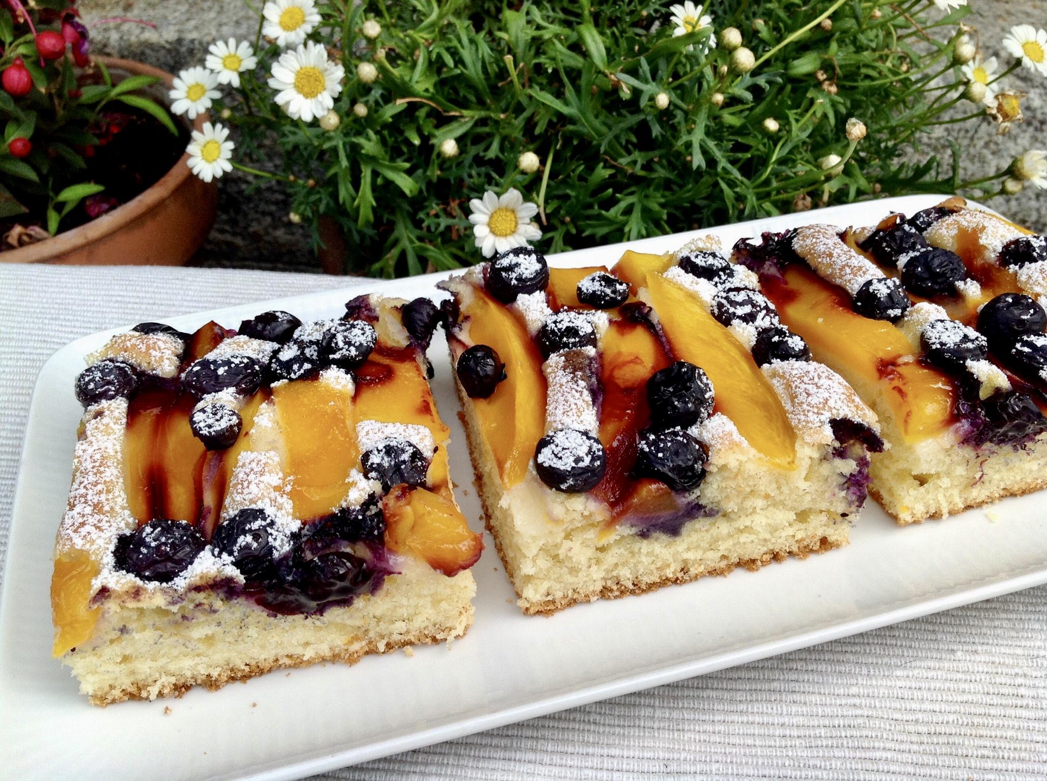 Mango- Heidelbeer- Kuchen