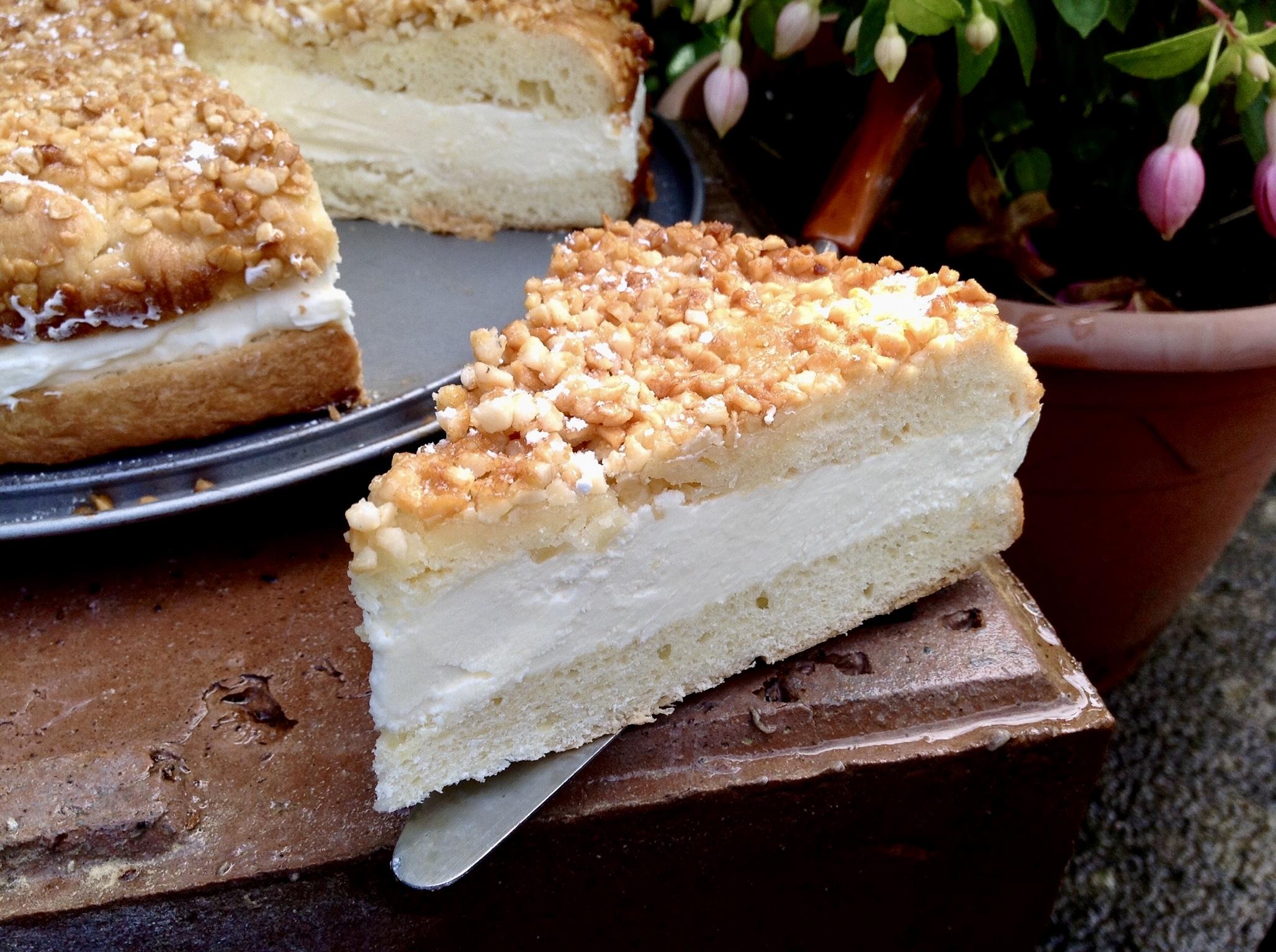 Bienenstich mit Buttercreme